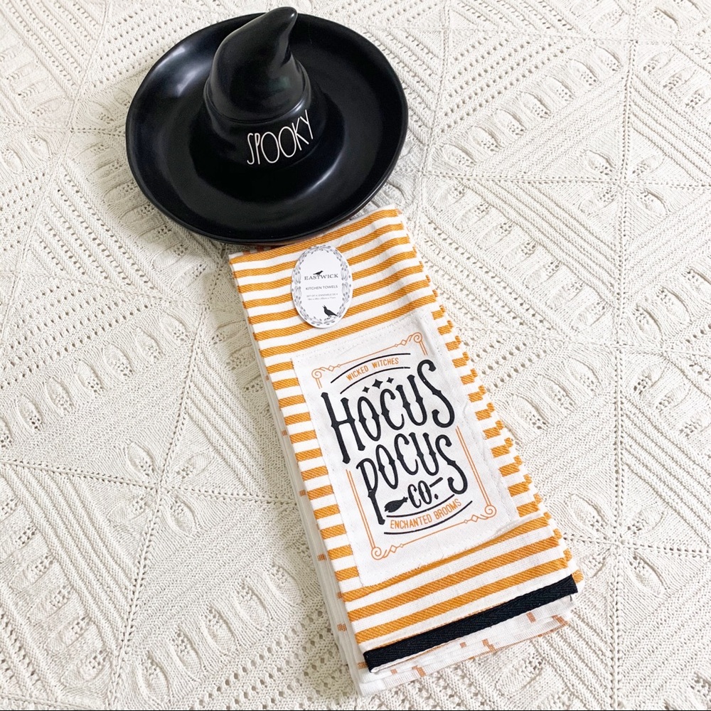 NWT🧙Set of 4 Hocus Pocus 🧹Kitchen Towels - Picture 6 of 9